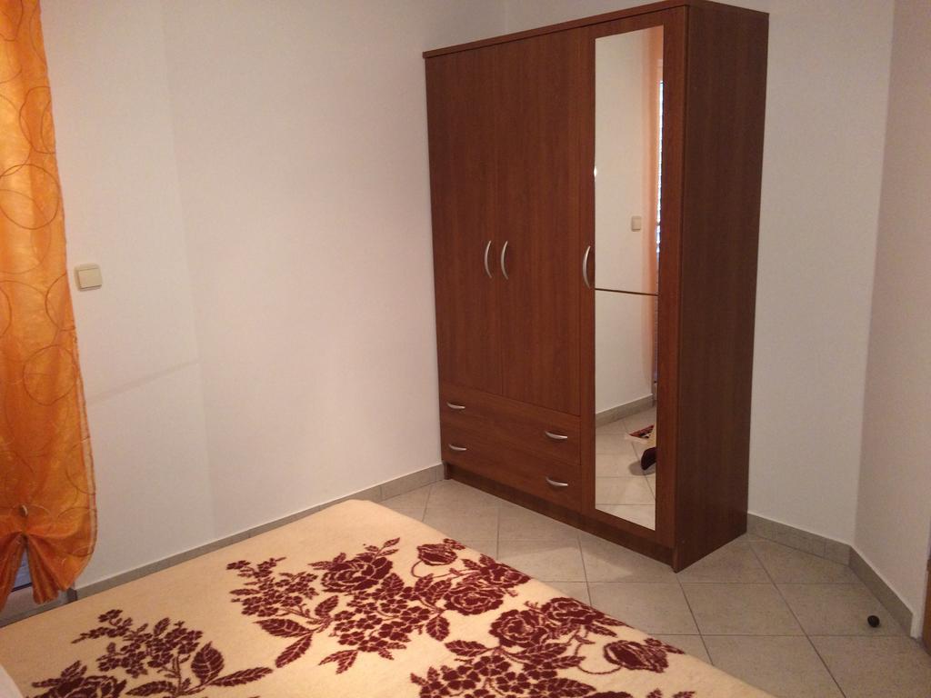 Apartment Kolundzic Novi Vinodolski Cameră foto