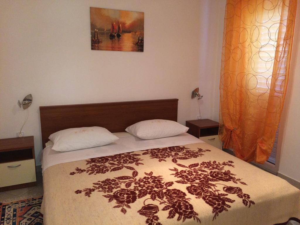Apartment Kolundzic Novi Vinodolski Cameră foto