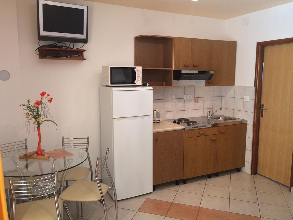 Apartment Kolundzic Novi Vinodolski Cameră foto