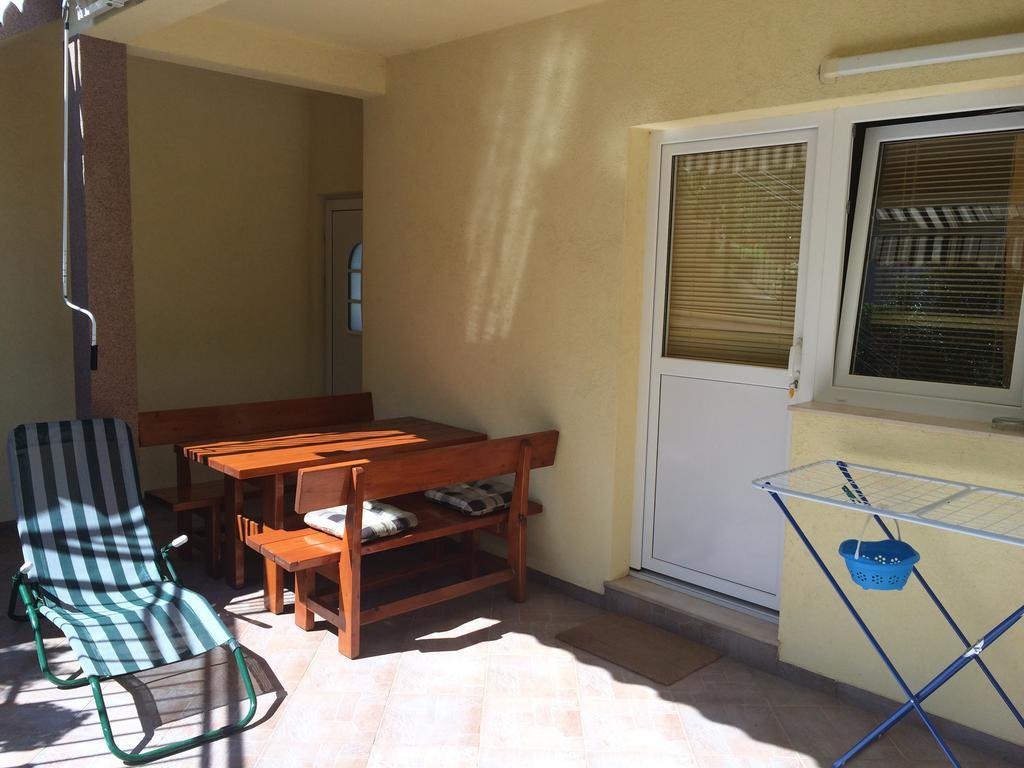 Apartment Kolundzic Novi Vinodolski Cameră foto