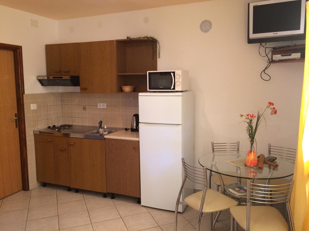 Apartment Kolundzic Novi Vinodolski Cameră foto