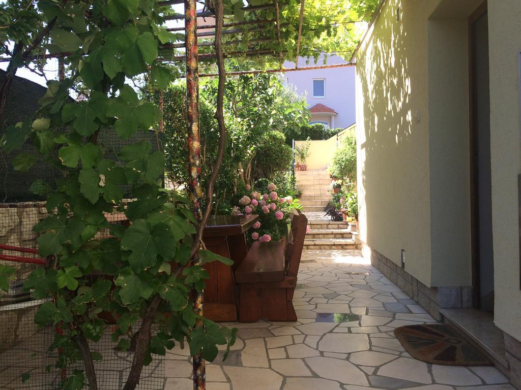 Apartment Kolundzic Novi Vinodolski Cameră foto