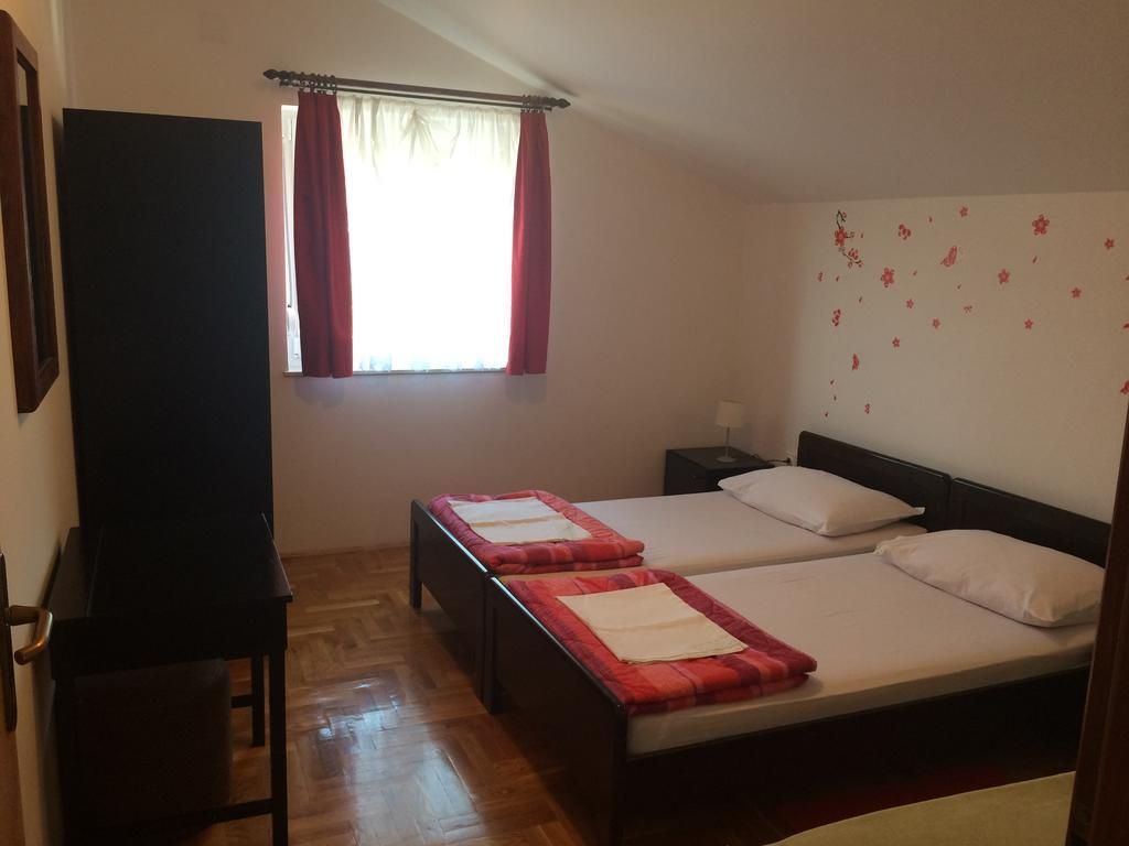 Apartment Kolundzic Novi Vinodolski Cameră foto